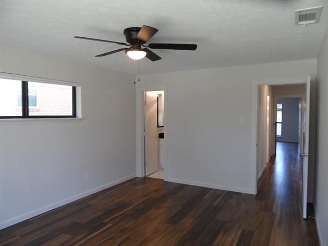 Building Photo - 7033 Kingsbury Dr