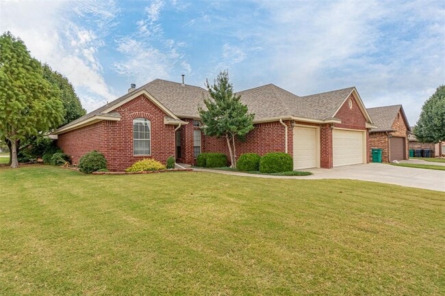 Building Photo - 11517 NW 6th St