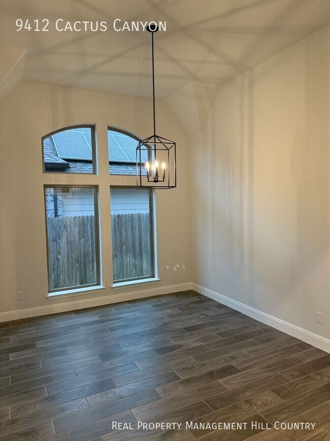 Building Photo - 9412 Cactus Canyon