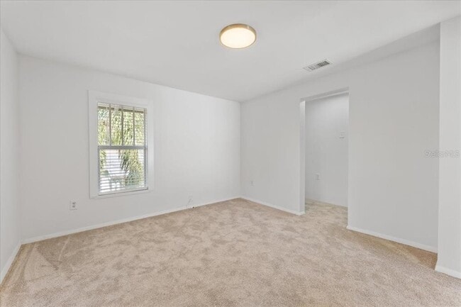 Building Photo - 916 2nd St N