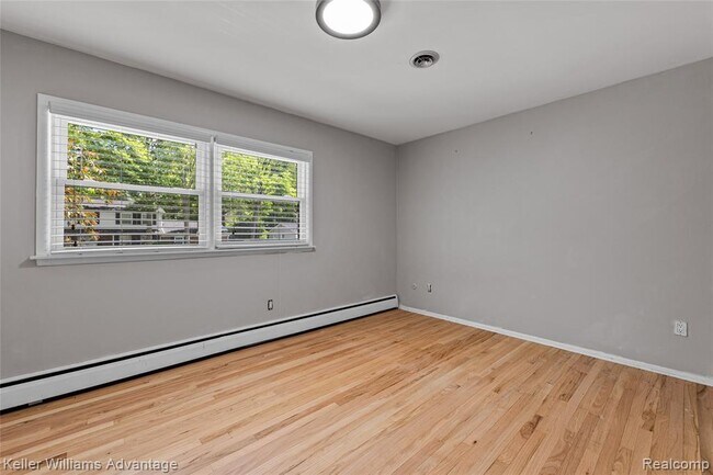 Building Photo - 5722 Raven Rd