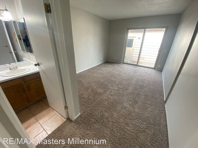 Building Photo - 3 br, 2 bath House - 3562 S Kittredge St #A
