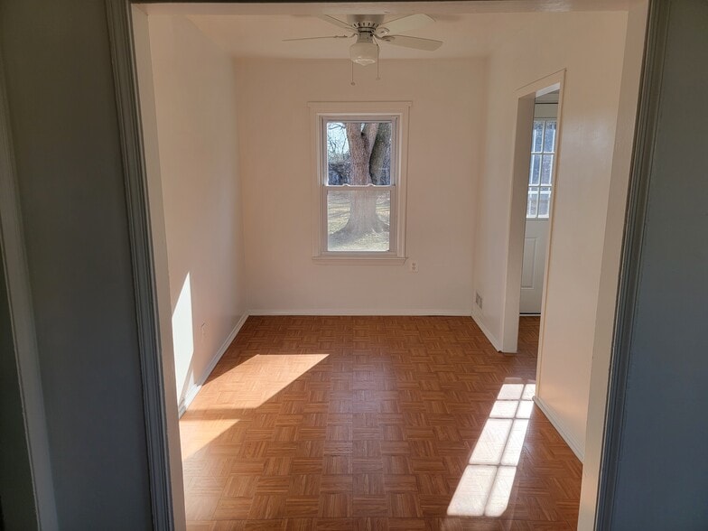Building Photo - 682 Plater St