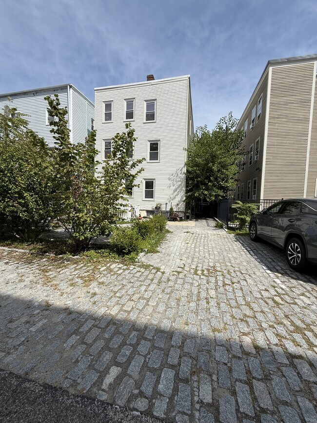 Building Photo - 12 Marcella St