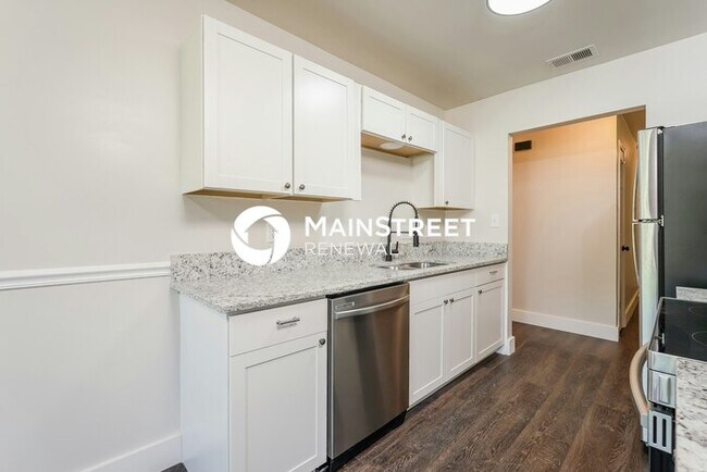 Building Photo - 3 Bedroom Pet-Friendly Home in WINSTON SAL...