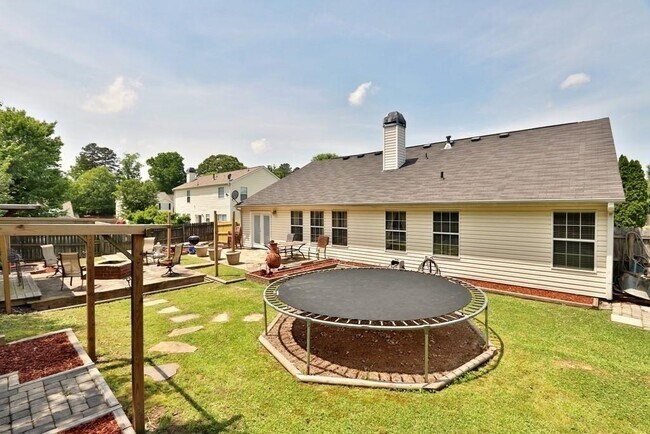 Building Photo - 3151 Greenbrier Ct