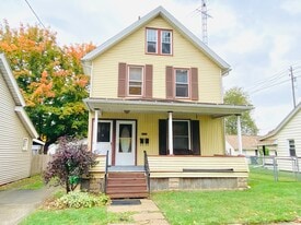 Building Photo - 837 Parkview St NE