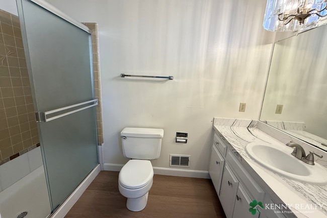 Building Photo - Updated 3 Bedroom, 2 Bathroom in Laurelwood Neighborhood San Mateo