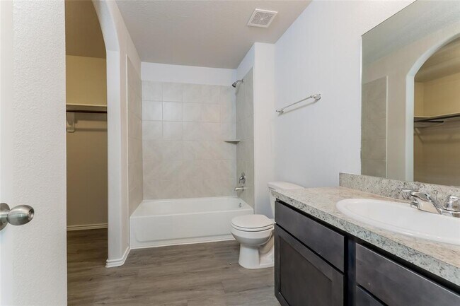 Building Photo - 3716 Alexus Dr