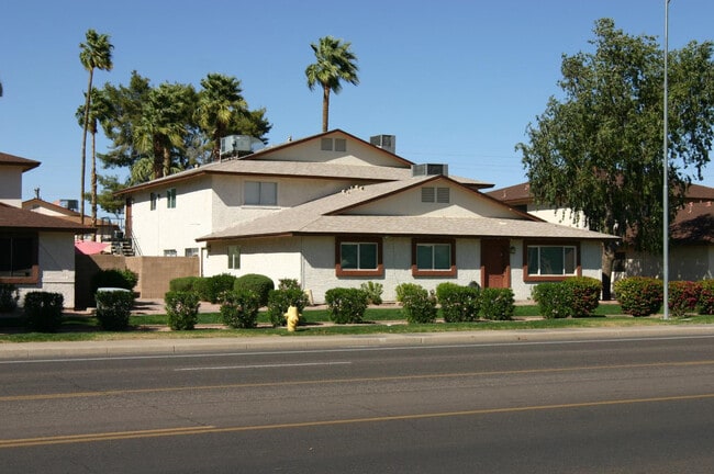 Building Photo - 860 E Brown Rd