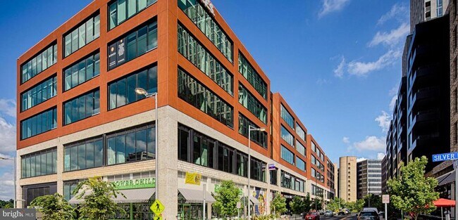 Building Photo - 1504 Lincoln Way