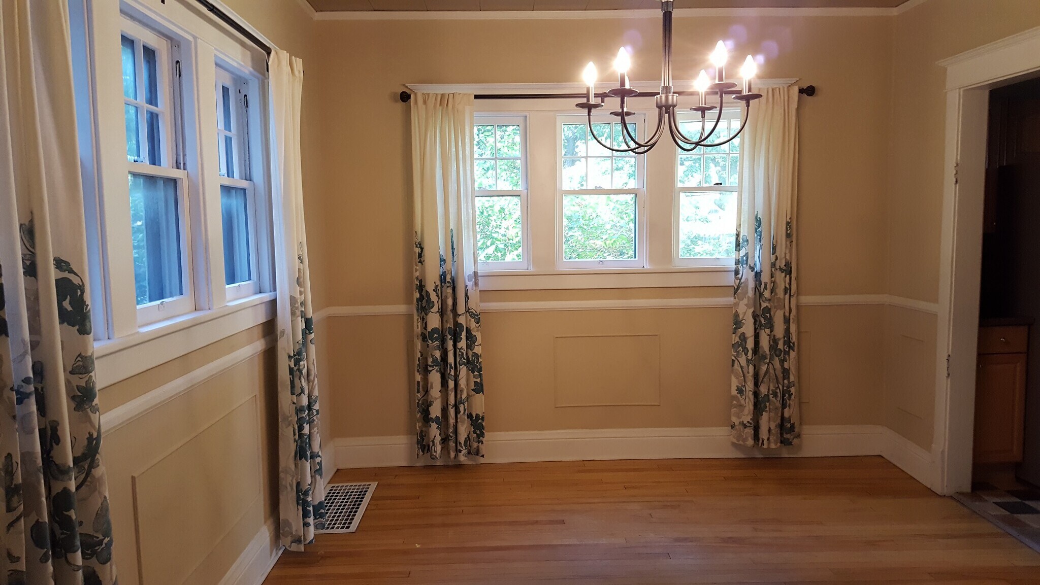 Dining room - 1005 1st St SW