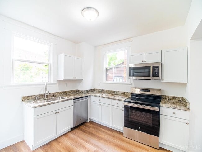 Building Photo - 2408 Highland Ave