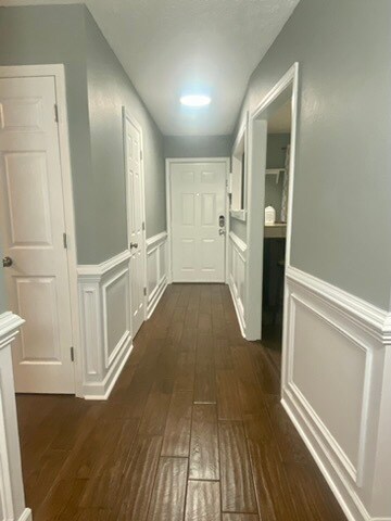 Building Photo - 5681 Pepperbush Dr