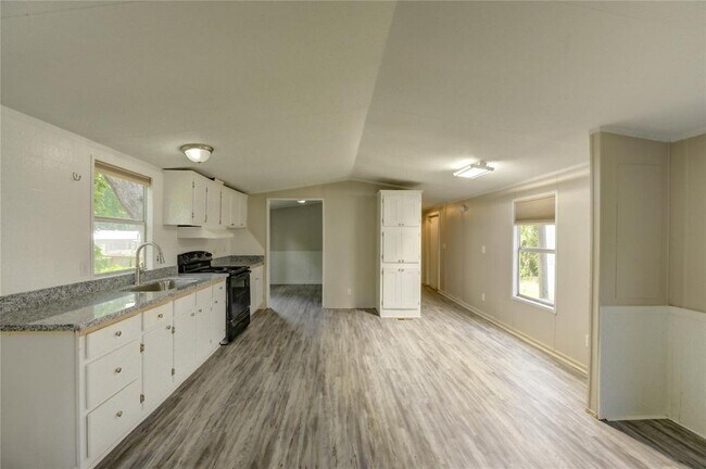 Building Photo - 13265 Pecan Tree Dr