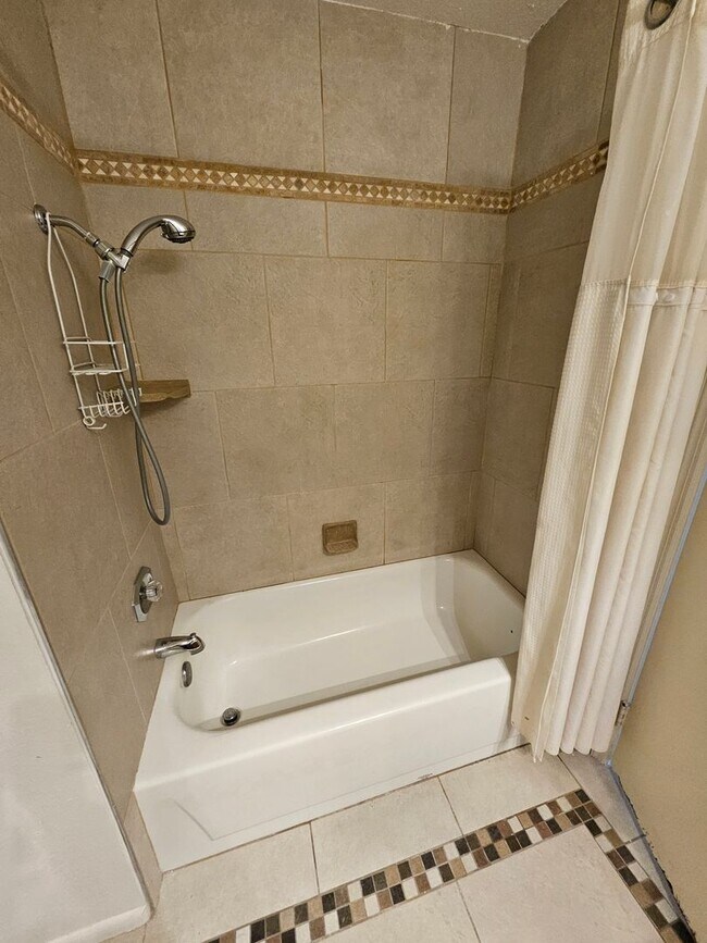 Building Photo - Laguna Nuevo Upstairs Condo in a Riverfront Community