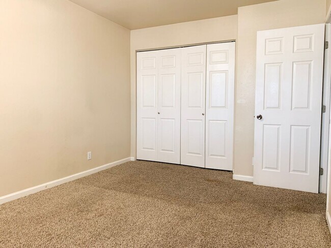 Building Photo - RENT REDUCED on 4 Bedroom with Huge Backyard!!!
