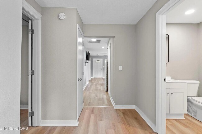 Building Photo - 3625 Reagan Ave NW