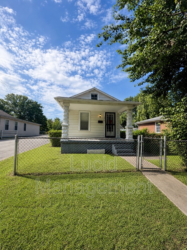 Building Photo - 1512 Bluegrass Ave