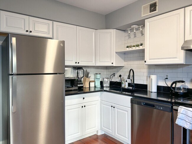 Building Photo - 3256 Kennett Sq