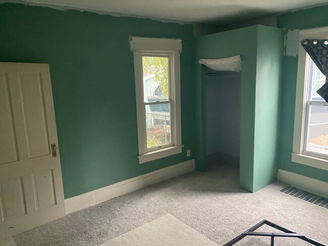 Building Photo - 63 Brown St