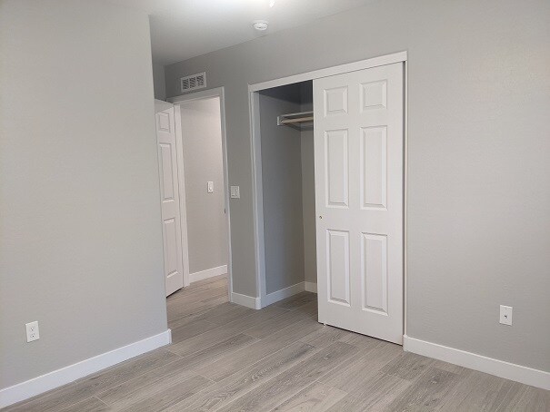 Building Photo - 1851 N Center Ave