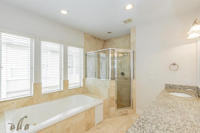 Building Photo - 5514 Crooms St
