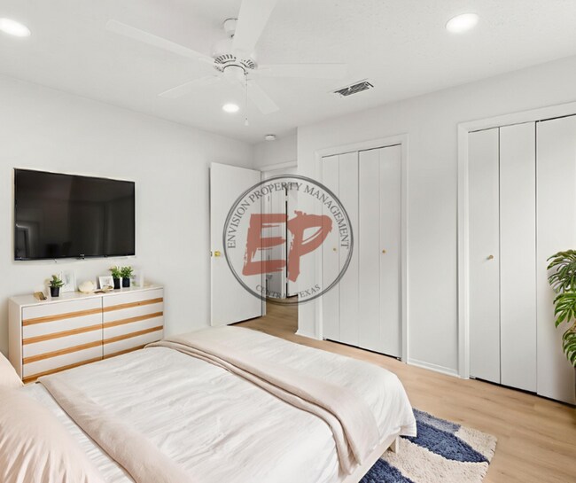 Building Photo - 6407 Landmark Dr