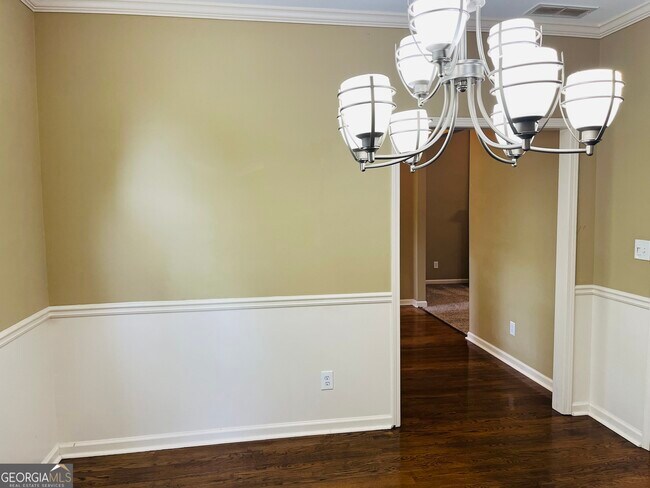 Building Photo - 70 Indian Bluff Dr