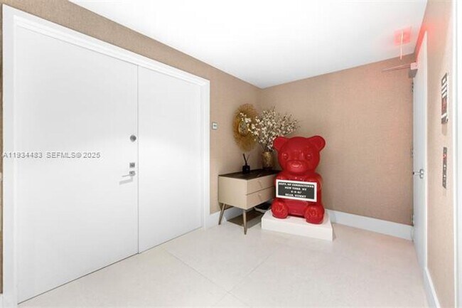 Building Photo - 1 Collins Ave