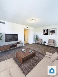 Building Photo - 33 University Dr