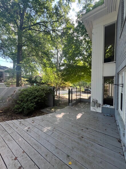 Building Photo - 395 8th St NE