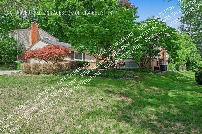 Building Photo - 547 Reed-