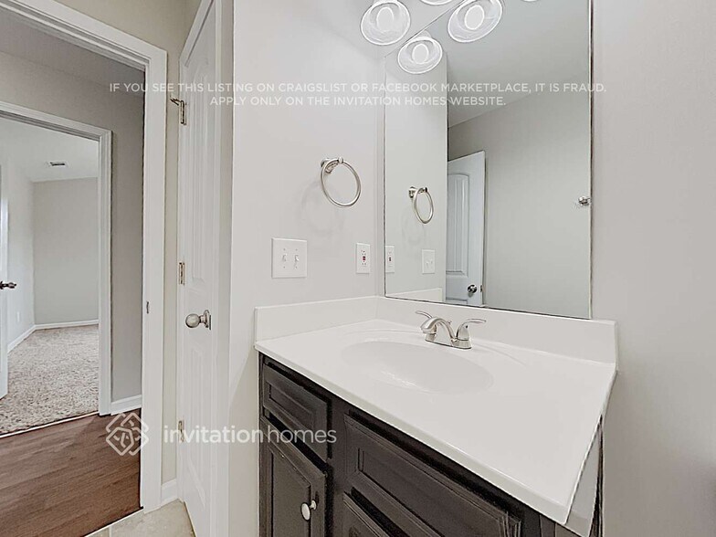 Building Photo - 805 Kite Way
