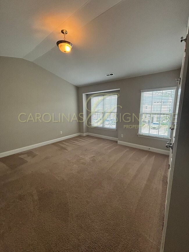 Building Photo - 3BR/2.5BA Townhouse in Settlers Landing; E...