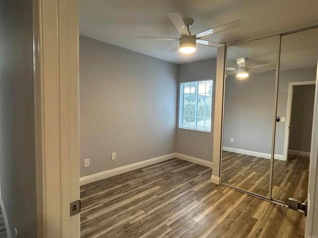 Building Photo - ***Available Now***  4 bedroom, 2 bath hom...