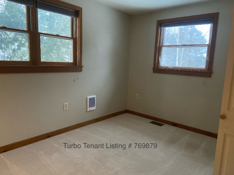 Building Photo - 22 Lakeview Terrace