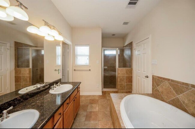 Building Photo - 7103 Windwater Lagoon Dr