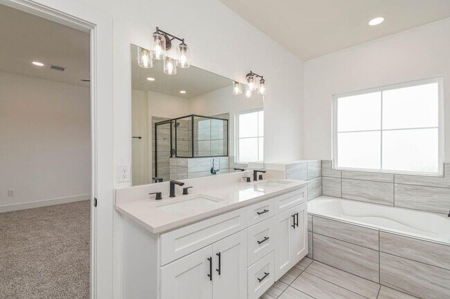 Building Photo - 16571 Oasis Glade Dr