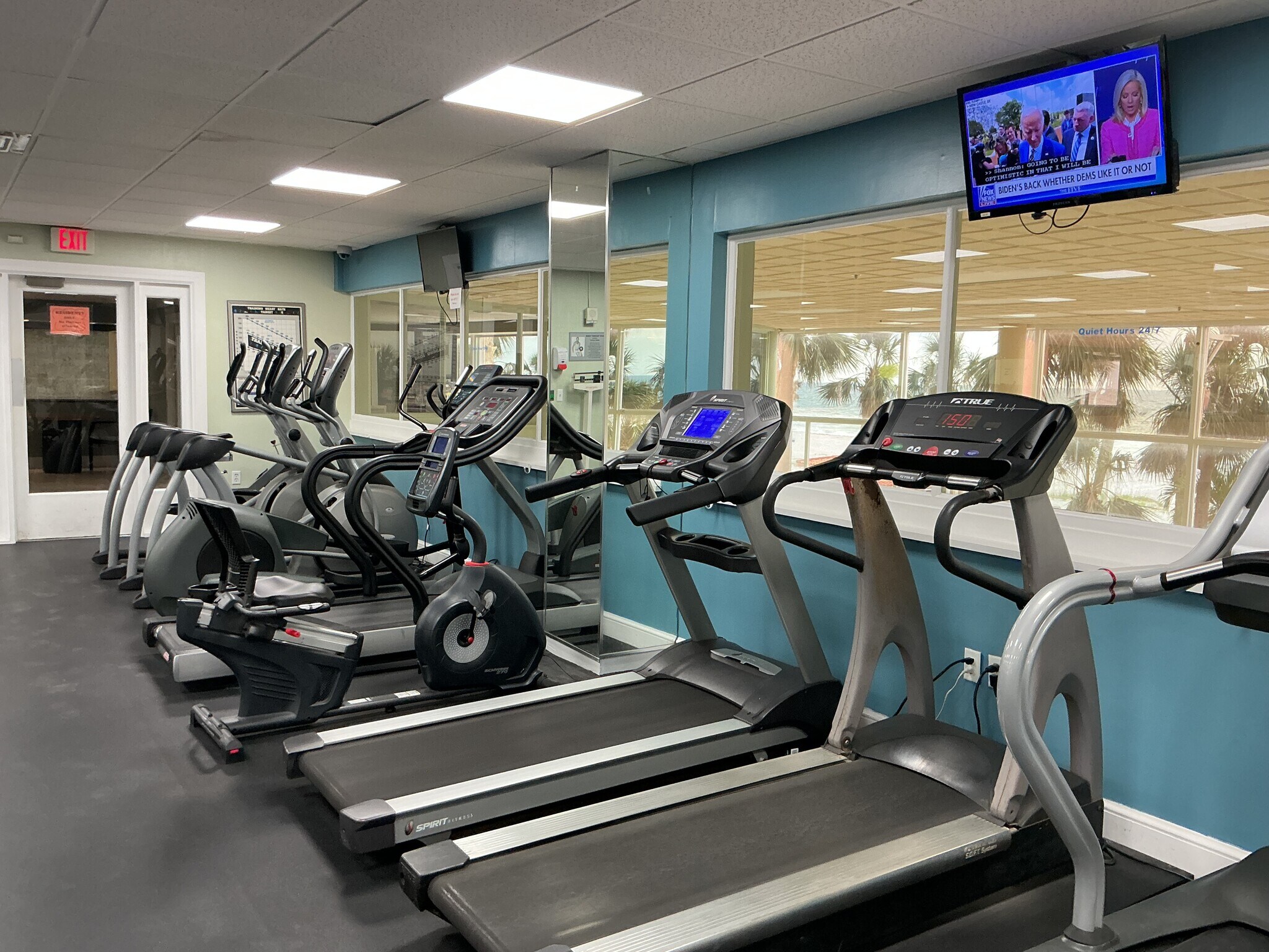 Weight Room - 880 Mandalay Ave