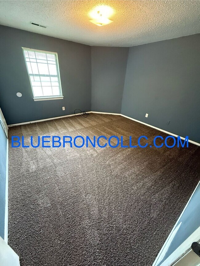 Building Photo - All the Space You Need – 3-Bedroom with Ga...