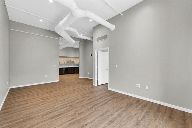 Building Photo - Live in Luxury! Stunning 1-Bedroom Apartment in Downtown Champaign