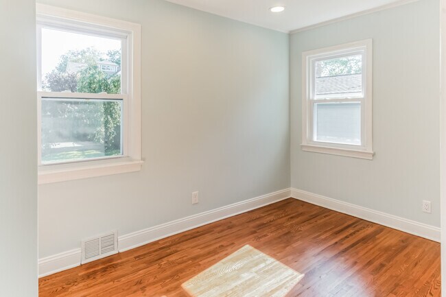 Building Photo - 1519 Boulevard