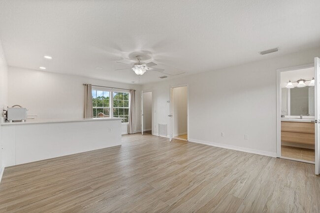 Building Photo - 6451 New Independence Pkwy