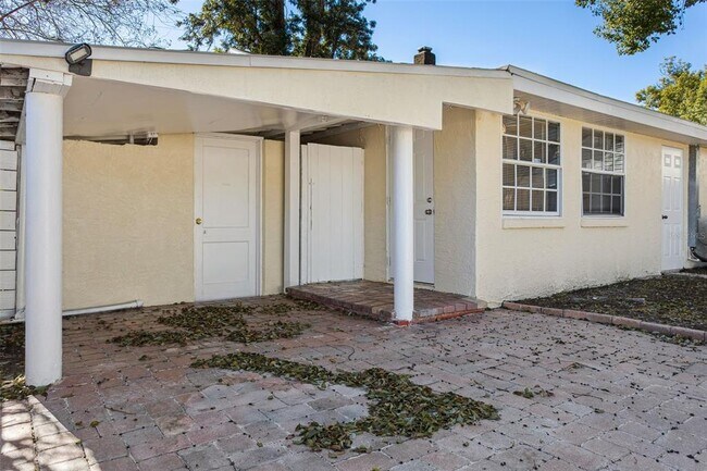 Building Photo - 1308 E Sligh Ave