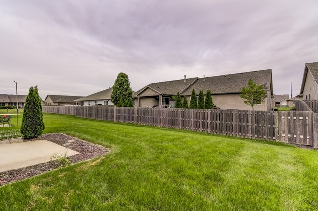 Building Photo - 2909 Cindy Ln