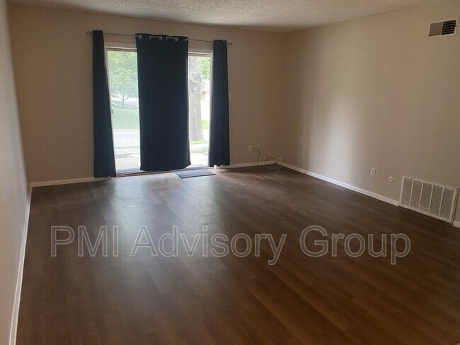 Primary Photo - 3101 SW Macvicar Ave