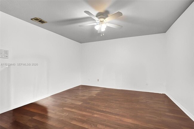 Building Photo - 1046 Satinleaf St