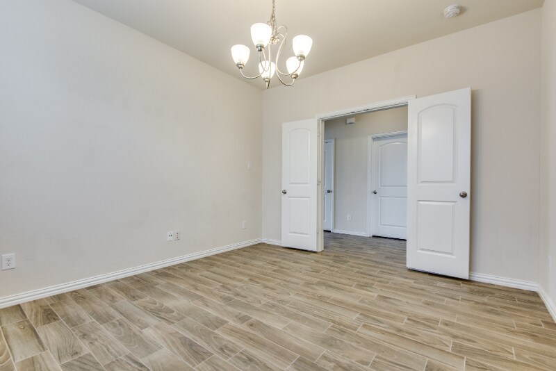 Building Photo - 2813 Castle Creek Dr