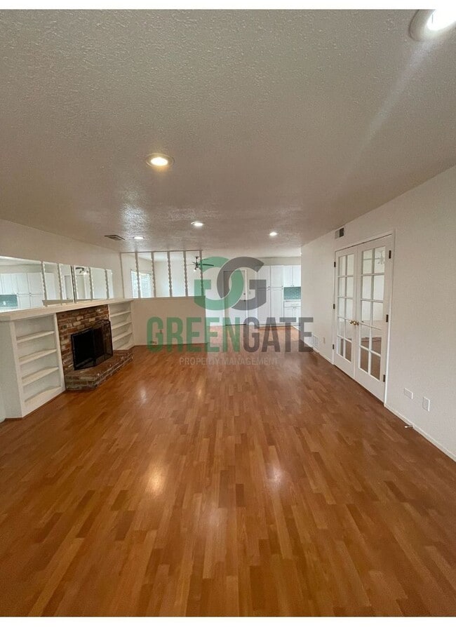 Building Photo - Spacious 4Bedroom 2Bath AVAILABLE NOW in Modesto!!